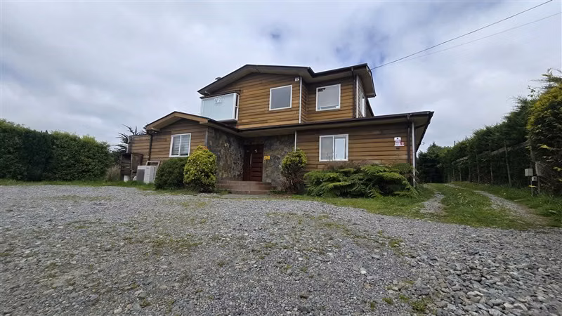 Casa en venta de 4 dorm. en Puerto Varas