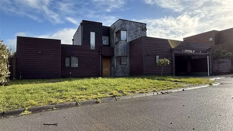 Casa en venta de 4 dorm. en Puerto Varas
