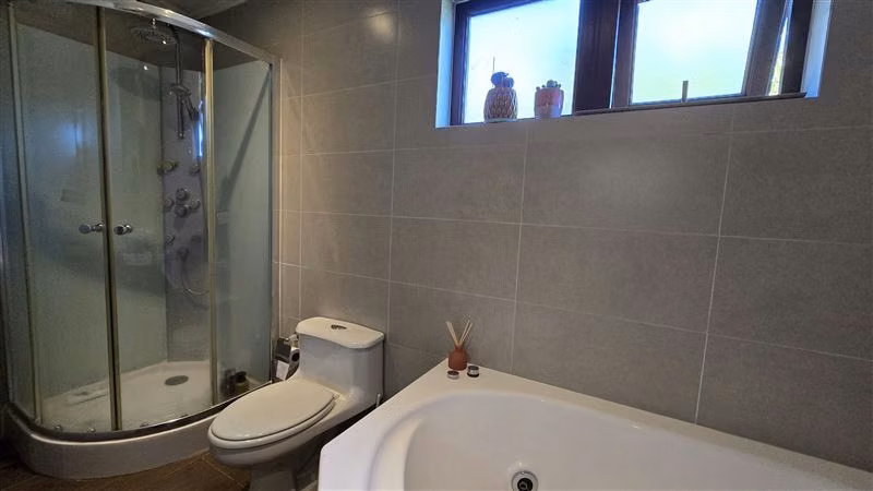 Casa en venta de 5 dorm. en Puerto Varas