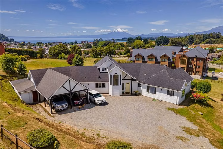 Casa en venta de 5 dorm. en Puerto Varas