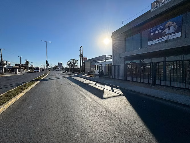 ARRIENDO NUEVO LOCAL COMERCIAL  120 M2 AV. ALBERDI