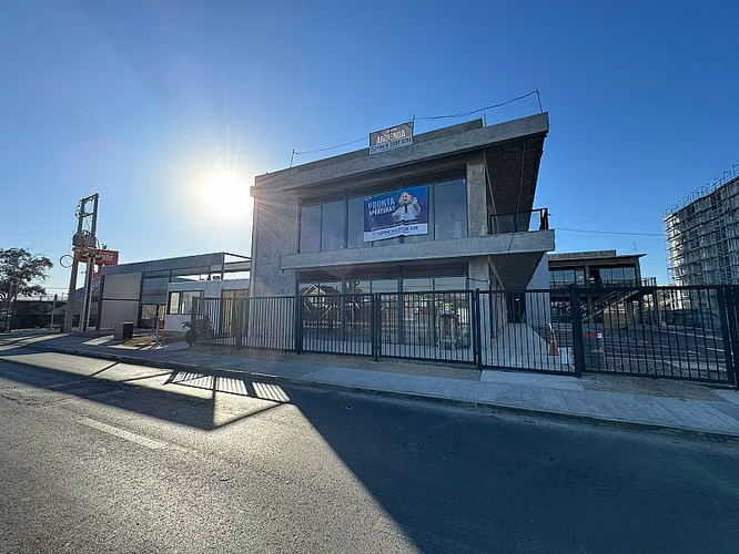 ARRIENDO NUEVO LOCAL COMERCIAL DE 160 M2 AV.ALBERD
