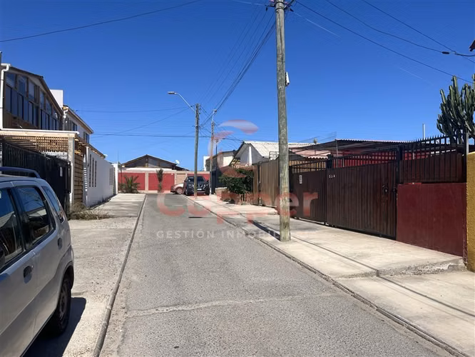 Casa en Arriendo con depto exterior, Villa Esmeralda Caldera