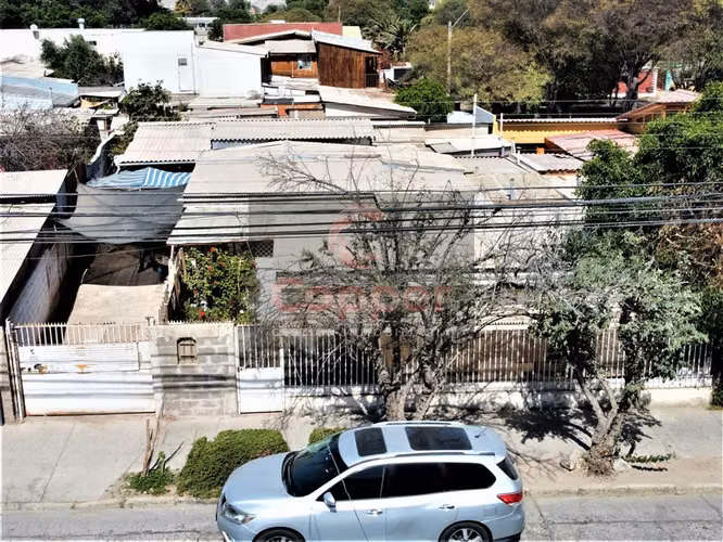 Se vende, céntrica casa con proyección comercial