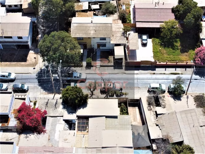Se vende, céntrica casa con proyección comercial