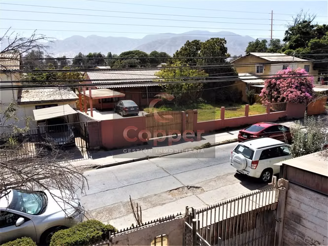 Se vende, céntrica casa con proyección comercial