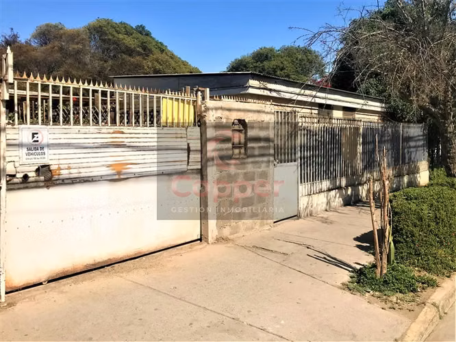Se vende, céntrica casa con proyección comercial
