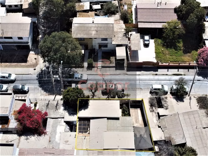 Se vende, céntrica casa con proyección comercial