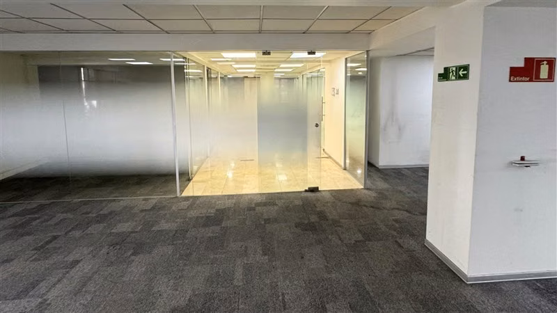 273 m2 Oficinas Metro Los Leones / Providencia