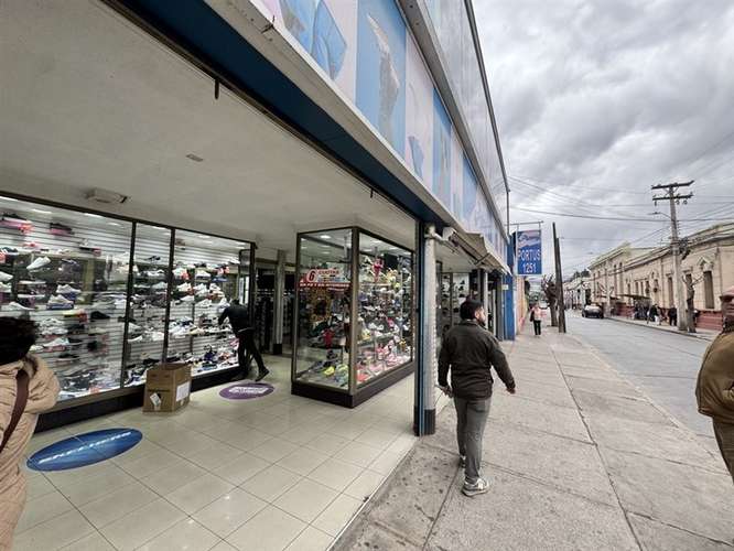 Local con Ubicacion Estrategica ideal Retail o todo Comercio