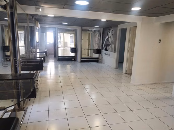 Local Comercial en arriendo en Vitacura - Imagen 7