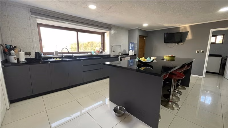 Nueva, hermosa y amplia de 4 dorm. en Lonquen Talagante