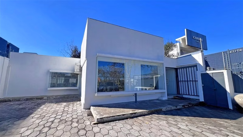 Local 189 / 364 m2 Padre Hurtado Norte / Hualtatas