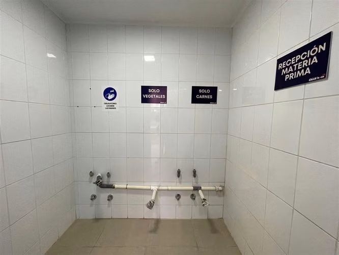 Local en Vitacura Alto Las Condes / Acceso metro línea 7
