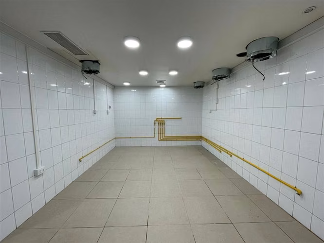 Local en Vitacura Alto Las Condes / Acceso metro línea 7