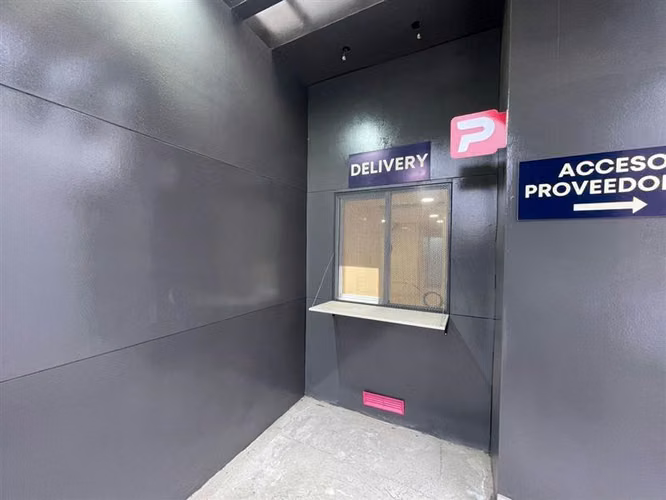 Local en Vitacura Alto Las Condes / Acceso metro línea 7
