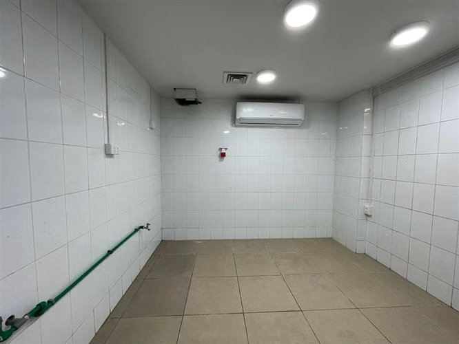 Local en Vitacura Alto Las Condes / Acceso metro línea 7