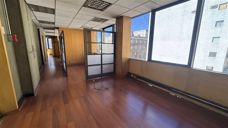 Gran Oficina en arriendo sector Bolsa de Comercio,opción Vta