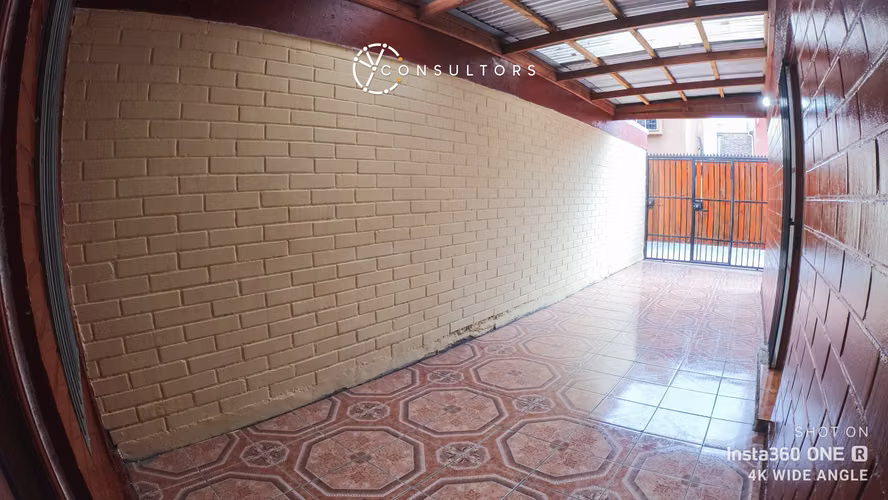 Arriendo Casa Pasaje Tokio, Quilicura / Estacionamiento