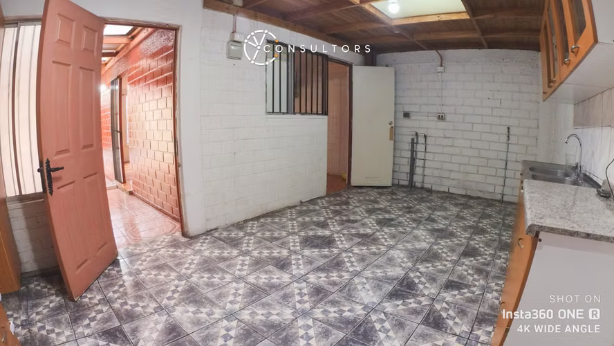Arriendo Casa Pasaje Tokio, Quilicura / Estacionamiento