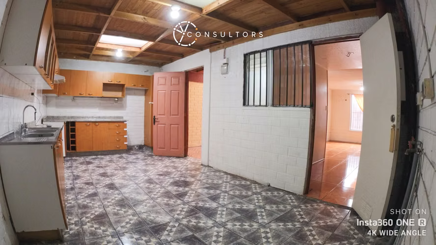 Arriendo Casa Pasaje Tokio, Quilicura / Estacionamiento