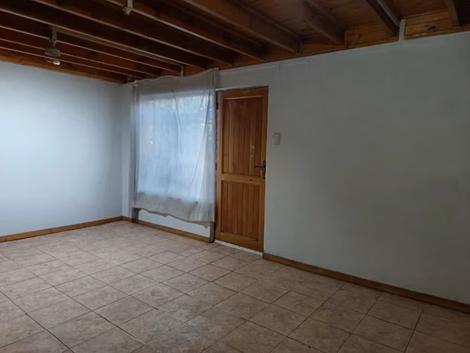 VENDO CASA EN LA CIUDAD DE MOLINA SEPTIMA REGION - Imagen 4