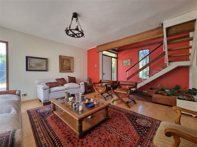 Casa en venta de 4 dorm. en La Reina