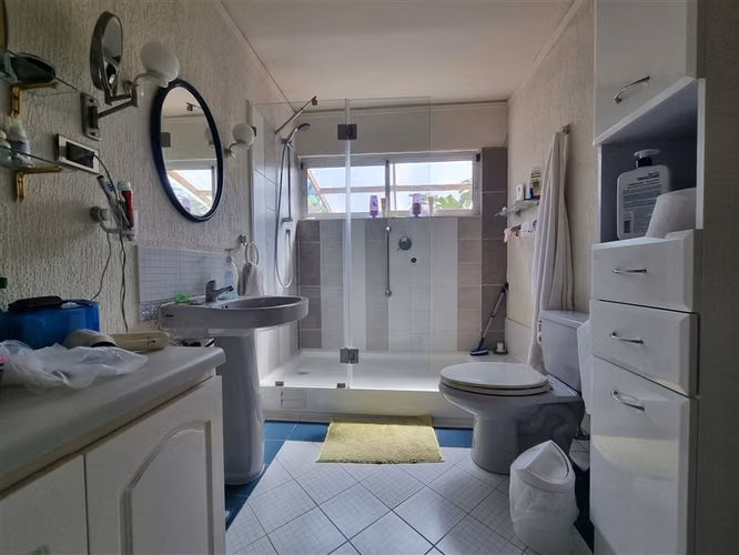 Casa en venta de 4 dorm. en La Reina