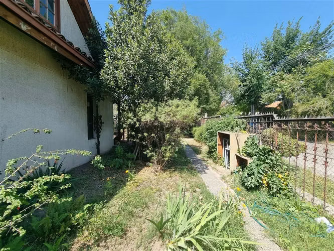 Casa en venta de 4 dorm. en La Reina