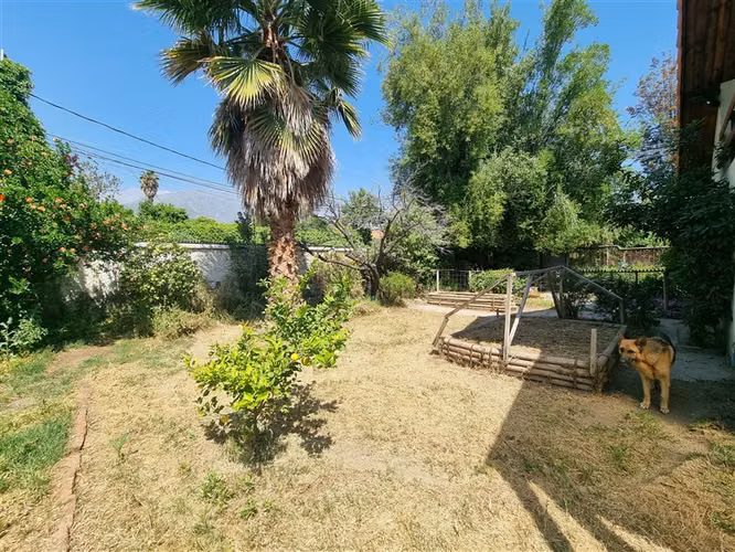 Casa en venta de 4 dorm. en La Reina