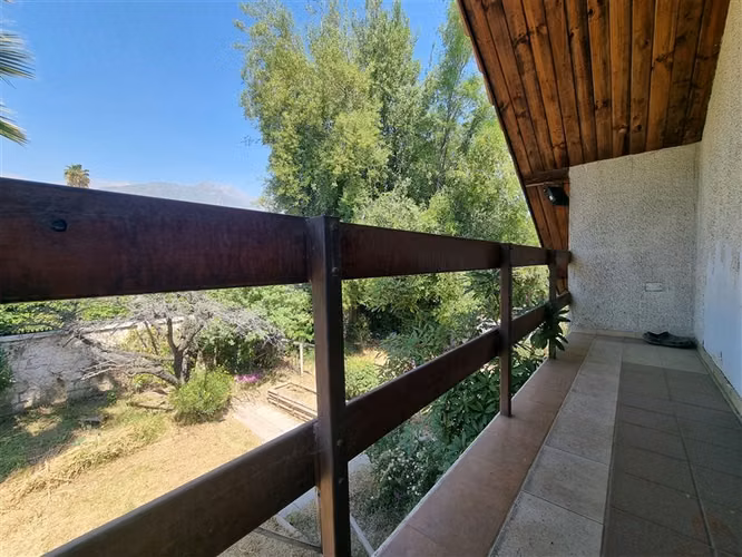 Casa en venta de 4 dorm. en La Reina