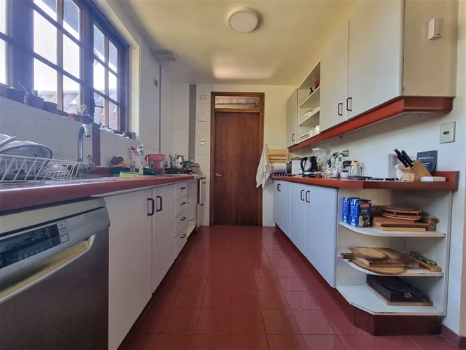 Casa en venta de 4 dorm. en La Reina