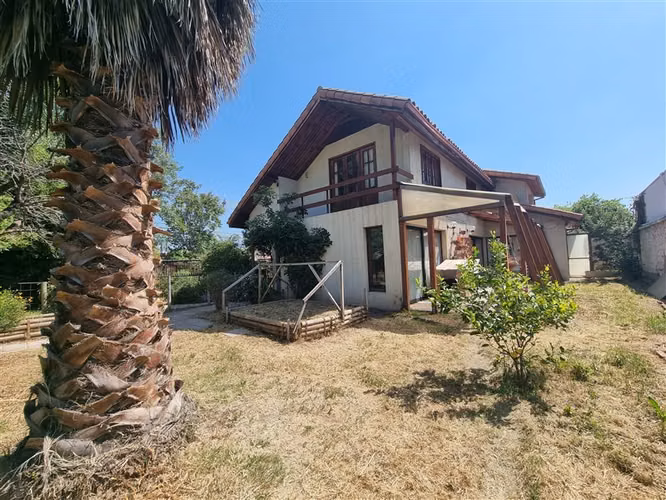 Casa en venta de 4 dorm. en La Reina