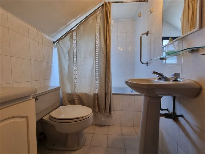 Casa en venta de 4 dorm. en La Reina