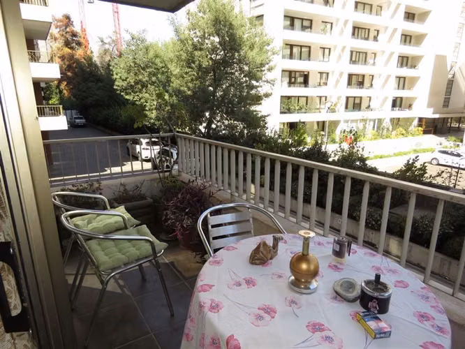 Departamento en venta de 4 dorm. en Las Condes