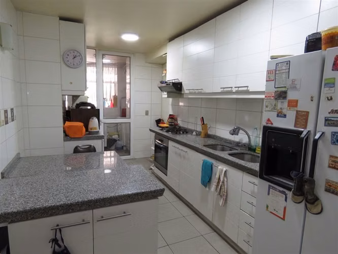 Departamento en venta de 4 dorm. en Las Condes