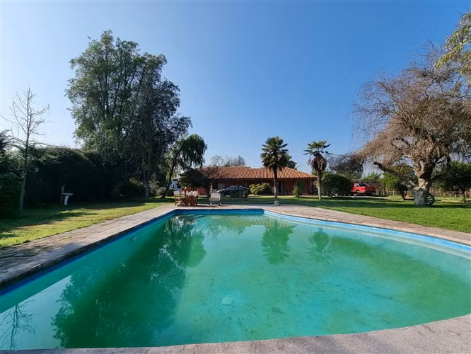 Casa en venta de 5 dorm. en Peñaflor