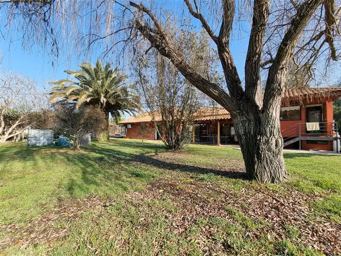 Casa en venta de 5 dorm. en Peñaflor