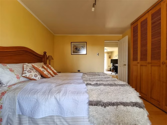 Casa en venta de 5 dorm. en Peñaflor
