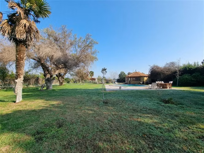 Casa en venta de 5 dorm. en Peñaflor