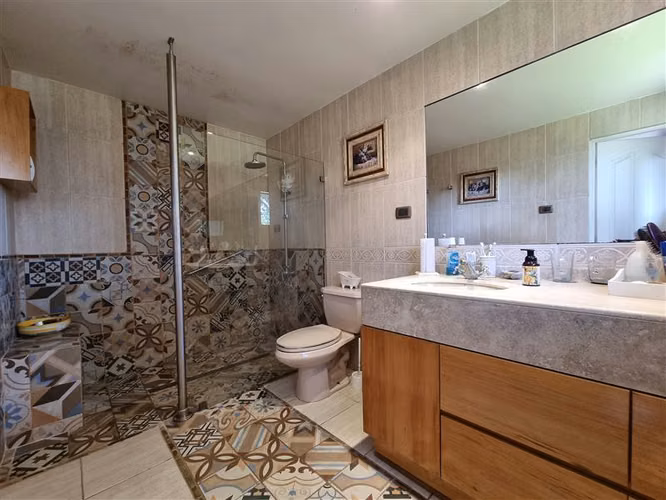 Casa en venta de 5 dorm. en Peñaflor