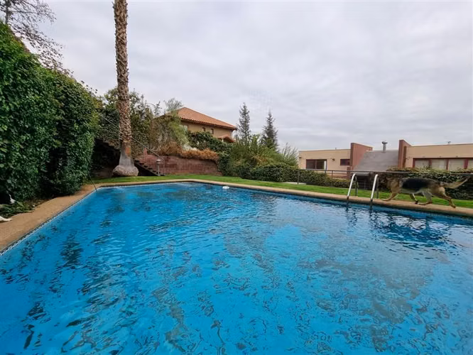 Espectacular Casa en venta de 7 dorm. en Las Condes