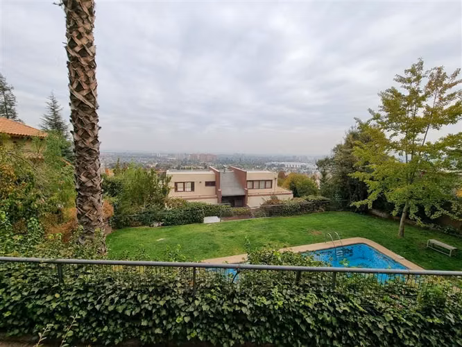 Espectacular Casa en venta de 7 dorm. en Las Condes