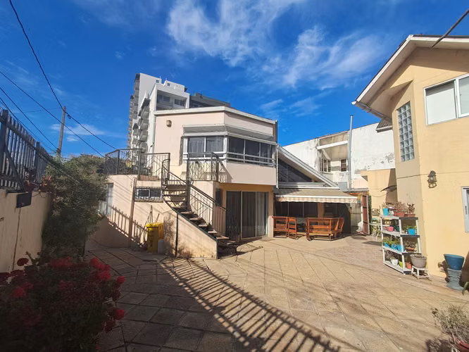 Casa esquina en venta, sector Oriente de Viña del Mar - Imagen 2