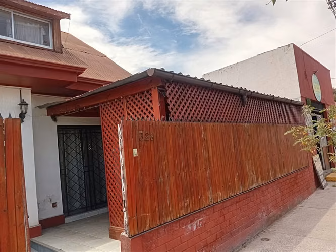 Oportunidad unica !! 2 locales con casa y a pasos del METRO