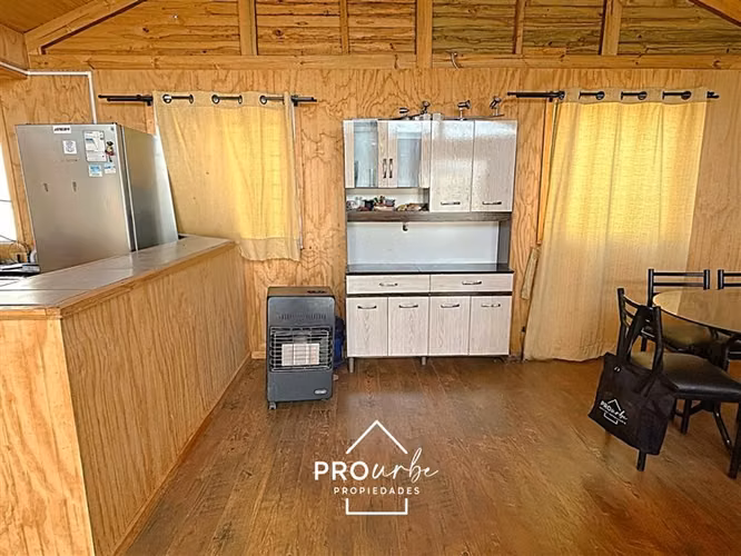 Semi nueva, gran terreno, 5 dormitorios, Bajo Precio!