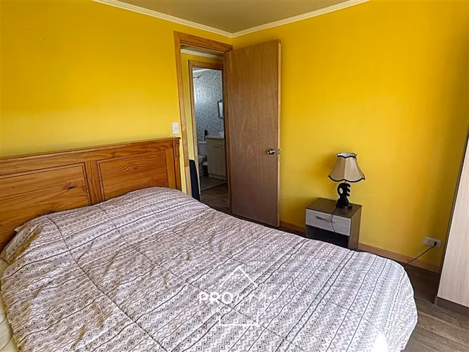 Semi nueva, gran terreno, 5 dormitorios, Bajo Precio!