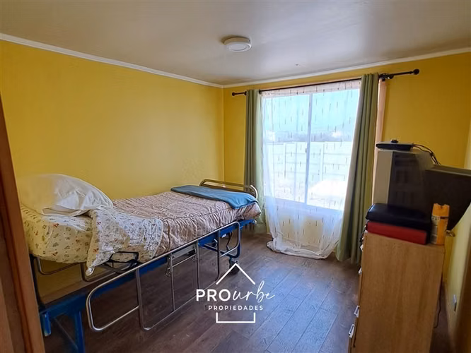 Semi nueva, gran terreno, 5 dormitorios, Bajo Precio!