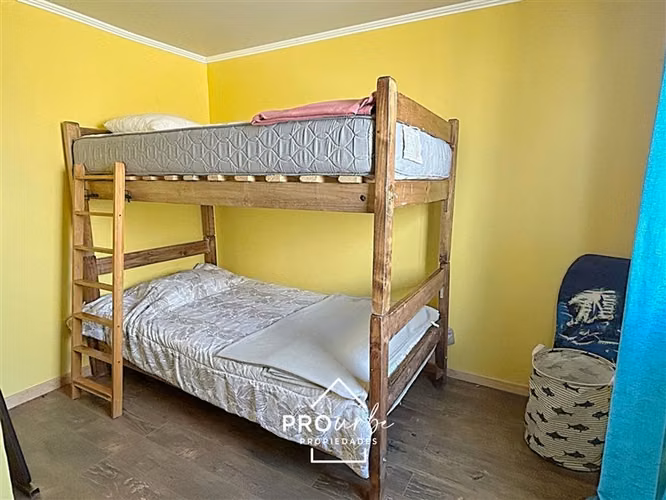 Semi nueva, gran terreno, 5 dormitorios, Bajo Precio!
