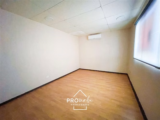 Casa en arriendo de 14 dorm. en Las Condes